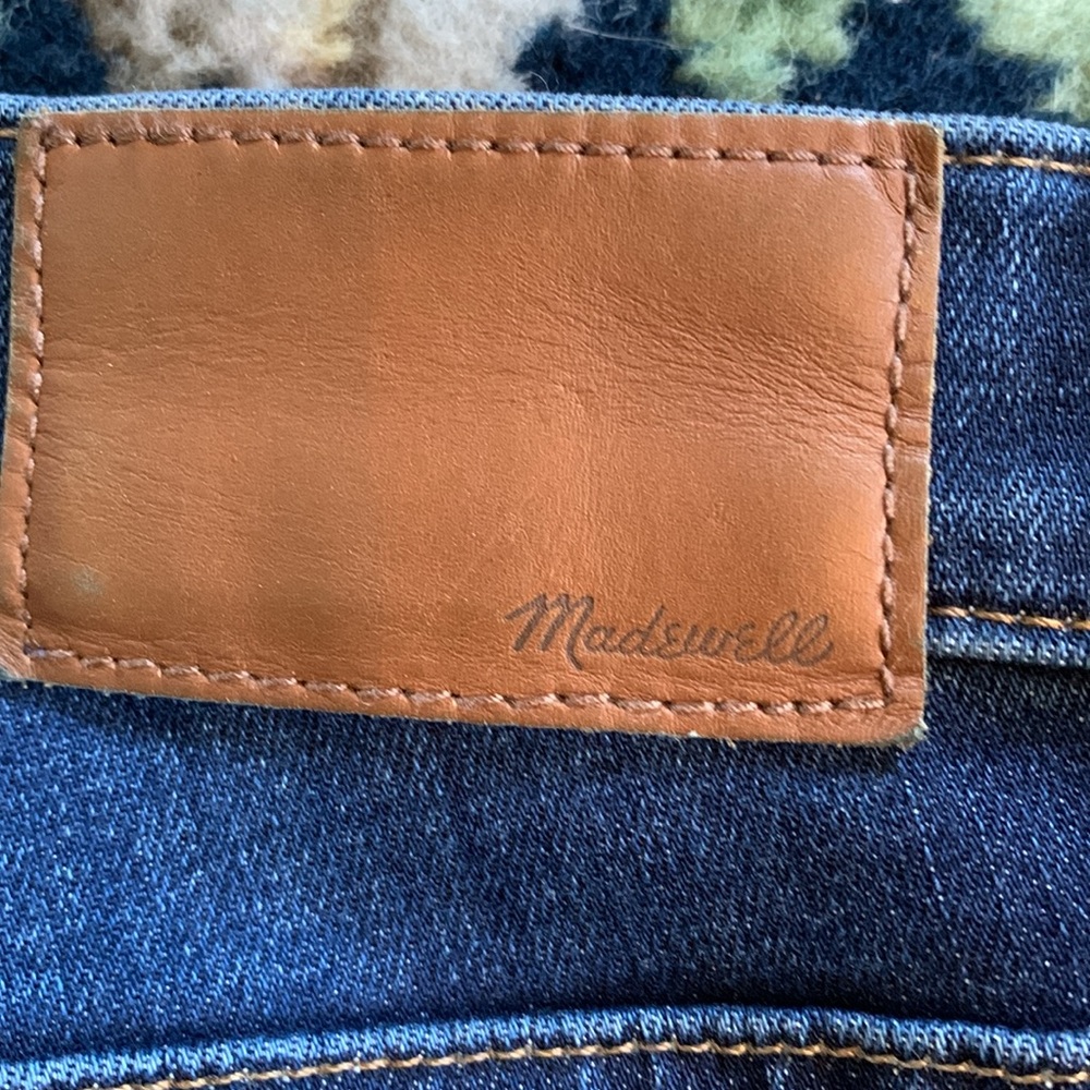 Madewell 10” high rise skinny stretch jeans in 29 tall. Worn twice . Retail 89 - Picture 6 of 7